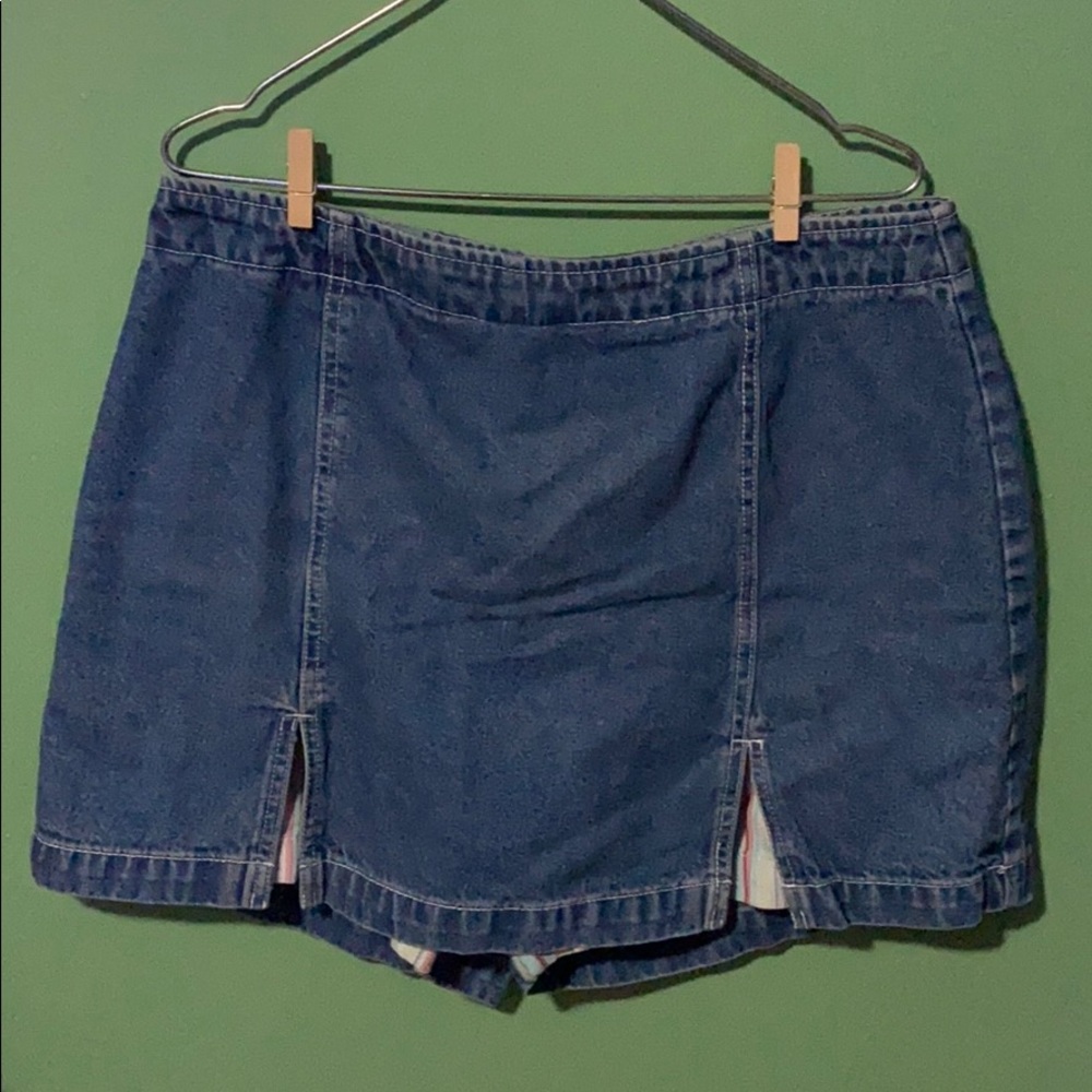 Dressbarn size 10 jean short and skirt